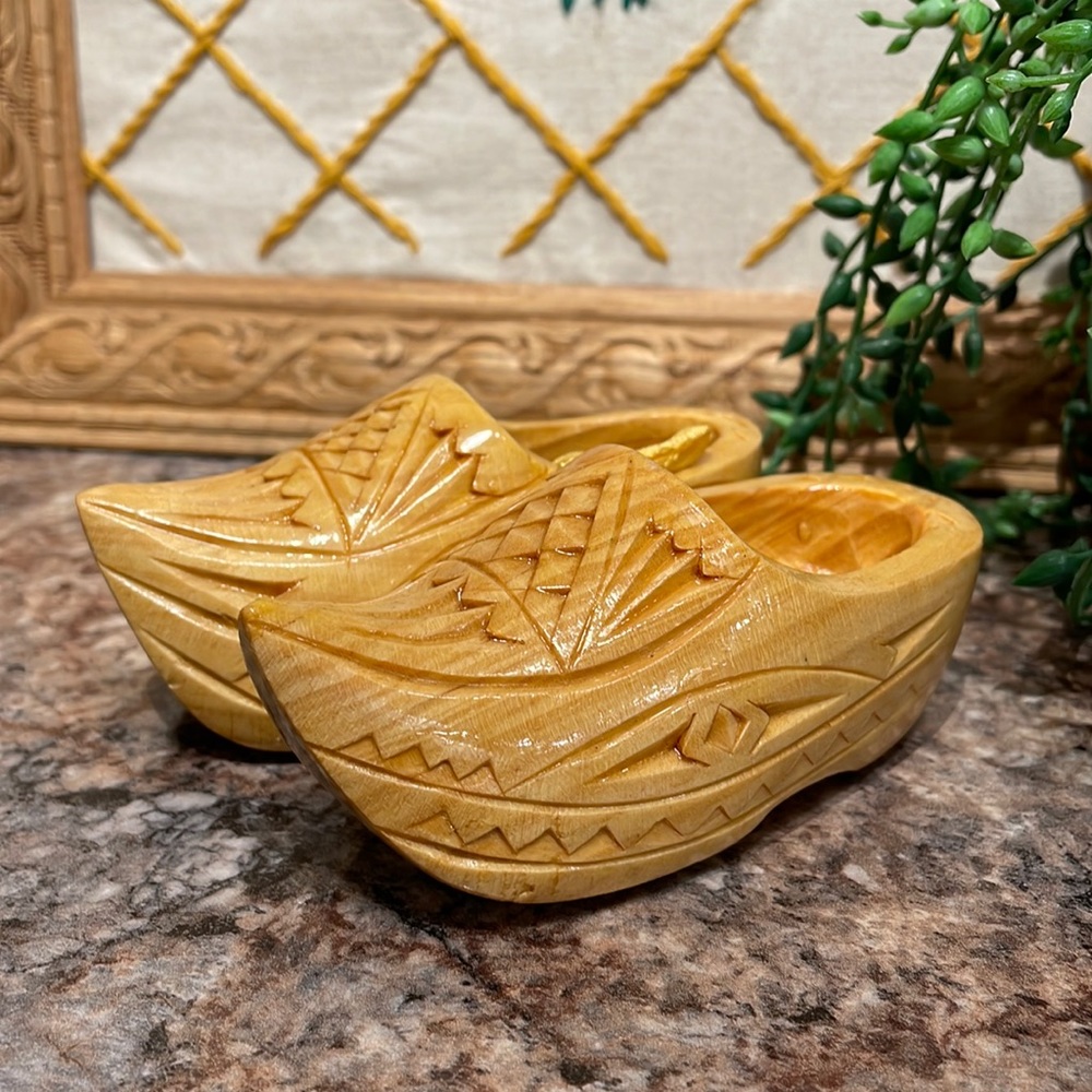 Decorative Dutch shoes